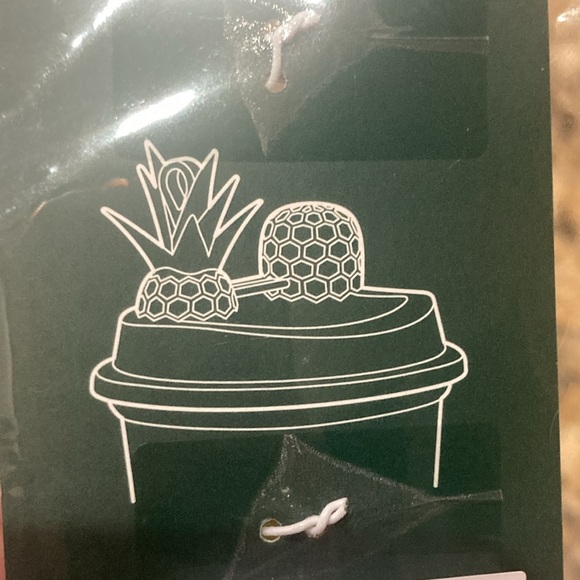 Starbucks lid stopper - Picture 7 of 11